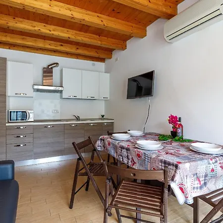 Leccino Apartmán Gardone Riviera